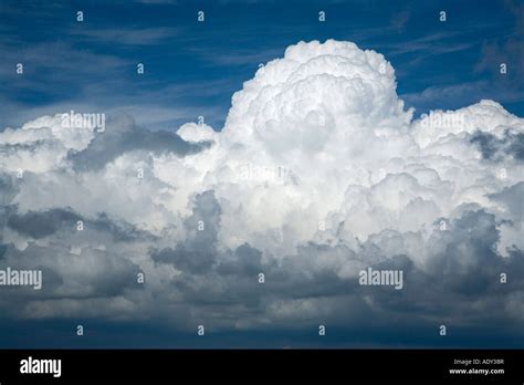 Cumulonimbus Cloud High Resolution Stock Photography And Images Alamy