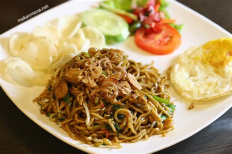 Maybe you would like to learn more about one of these? makanan: Mie Goreng