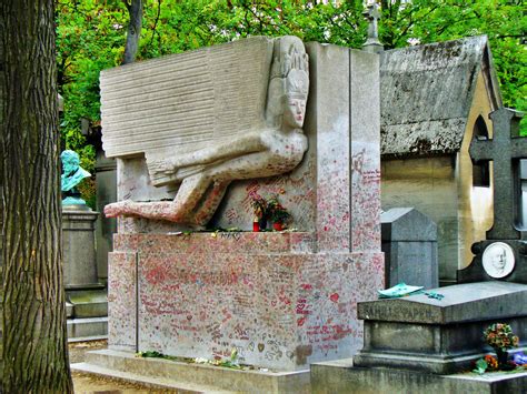 Cimetière Du Père Lachaise Paris Oscar Wilde Headstones Decor