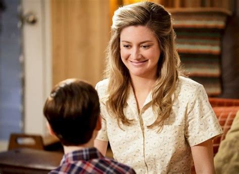 Top 5 Facts About Zoe Perry Actress Who Plays Young Sheldons Mom