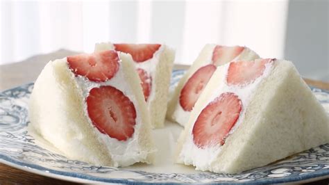 9 Korean Bread Recipes To Make Besides Egg Drop Sandwich