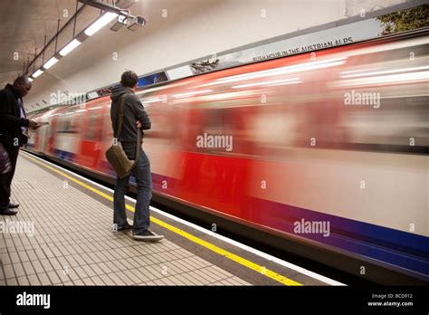 London Underground Tube Station Stock Photo Alamy