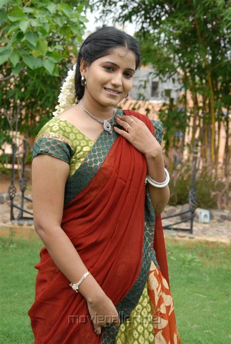Telugu Actress Anusha Photos Stills In Half Saree