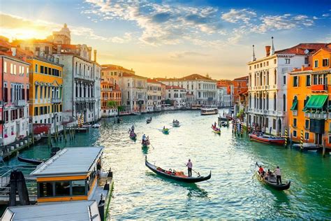 Take A Tour Of The Famous Venice Architecture