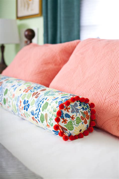 When sewing round pillows, i prefer to add boxing around the other edge to give more fullness and to prevent puckers. DIY Sewing a Bolster Pillow | New Craft Works