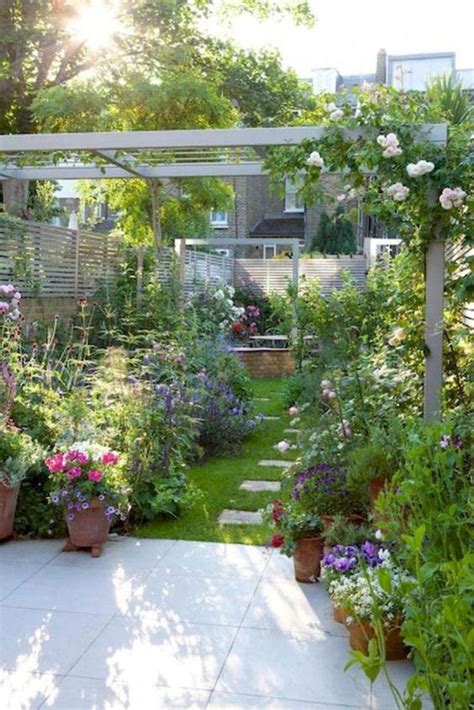 30 Modern Cottage Garden Ideas To Beautify Your Outdoor Homemydesign