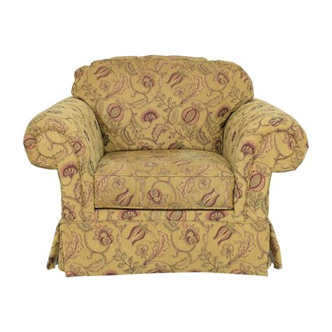 53 Off Broyhill Furniture Broyhill Furniture Roll Arm Chair With