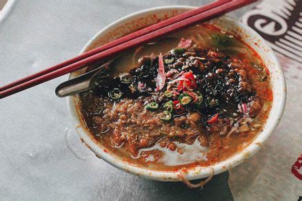 The hilltop temple complex sees hundreds of visitors regularly! 7 Legendary Hawker Stalls in Penang, Malaysia | The Planet D