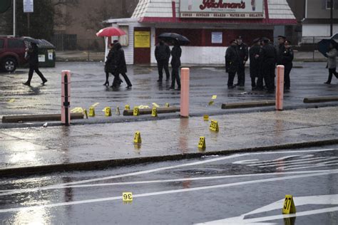 8 Teens Wounded By Gunfire At Philadelphia Bus Stop In Citys 4th