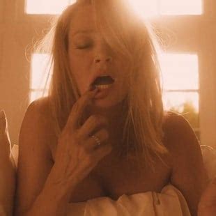 Uma Thurman And Maggie Q S Nude Lesbian Sex Scene From The Con Is On