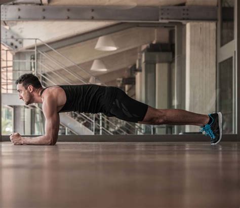 danish fitness instructor sets new plank hold world record men s journal