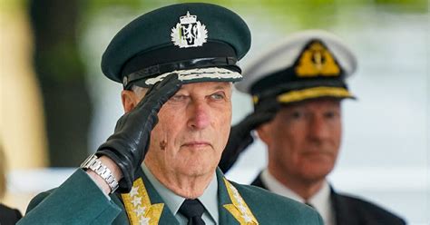 7,122 likes · 269 talking about this. Her er kong Harald endelig tilbake på jobb
