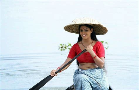 Tamil Actress Iniya Deep Navel Show In Lungi Blouse HD Photos FILM ACTRESS HOT PHOTOS COLLECTIONS