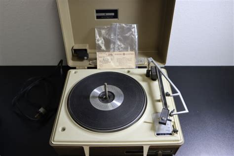 Vintage Ge General Electric V639h Portable Phonograph Record Player