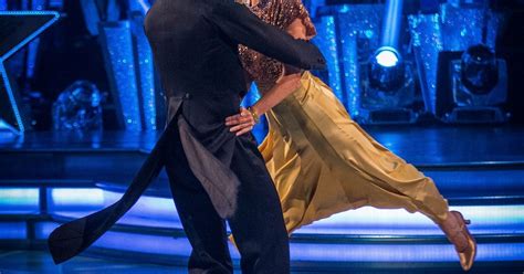 Judy Murrays Tennis Champ Son Andy Promises To Visit Strictly If She Gets Through Another
