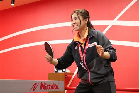 Joueuse de tennis de table. 石川佳純パパがダブルスで優勝 平野早矢香、スリッパ卓球大会 ...