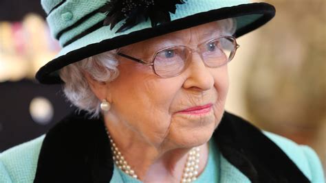 queen elizabeth ii becomes world s longest serving monarch