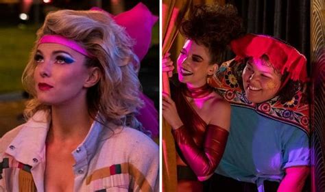 Glow Season 3 Netflix Release Time What Time Is Glow Released On