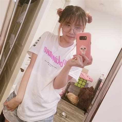 Lily Lilypichu Instagram Photos And Videos Lily Hot Youtubers