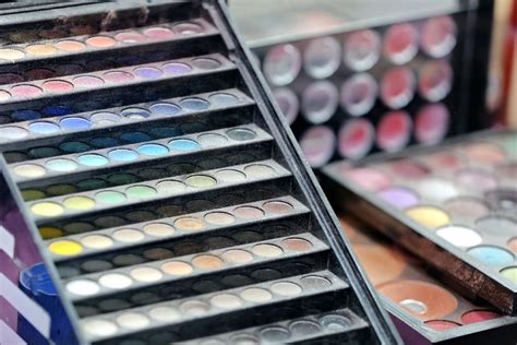 Kostenlose Bild: bunte, Farben, Kosmetik, Make-up, Pulver, Farbpalette, Mode, Ware, Sammlung, Pinsel