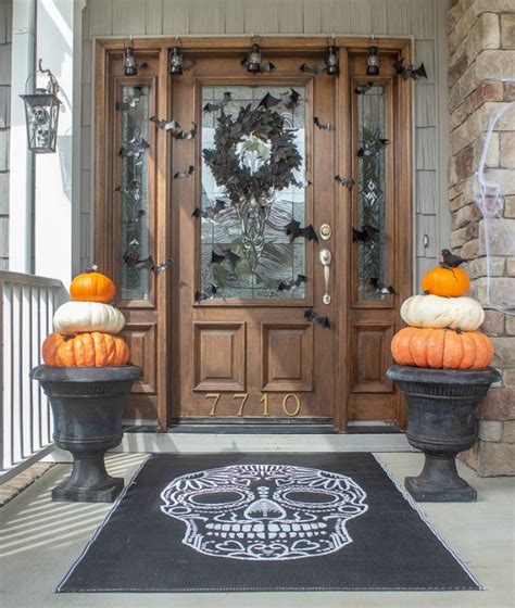 20 Easy Halloween Door Decorations
