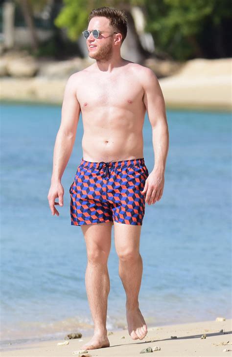 Olly Murs Flaunts Toned Torso As He Jets Off To Barbados Daily Star