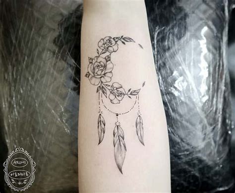 23 Amazing Dream Catcher Tattoo Ideas 6 Creative Half Moon Dream