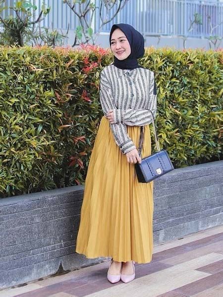 update 16 ootd pantai hijab rok plisket paling fenomenal ide outfit kece