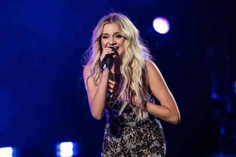 Watch Kelsea Ballerini Sparkles With Two Song Performance At Cma Fest