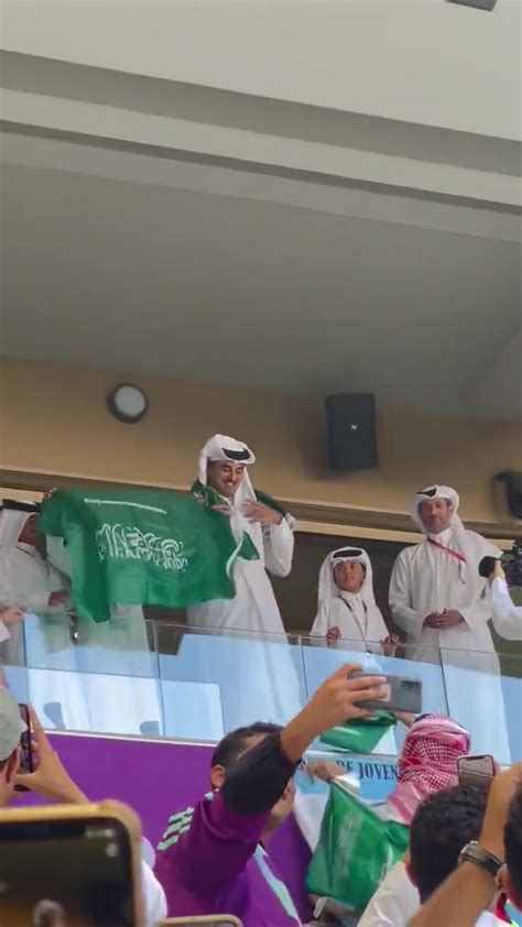 Watch Emir Of Qatar Sheikh Tamim Bin Hamad Dons A Saudiarabia Flag