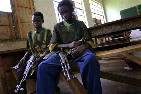 Gewalt Und Bedingungsloser Gehorsam Der Missbrauch An Kindersoldaten N Tvde
