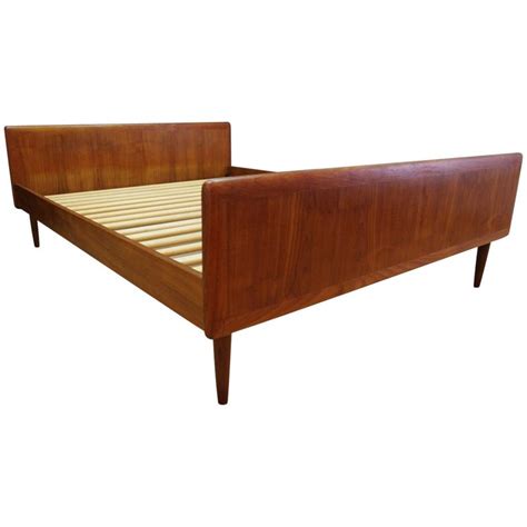 Shop online or visit your local store to see our offerings. Bed Vintage Danish Design Retro, 1960-1970 at 1stdibs