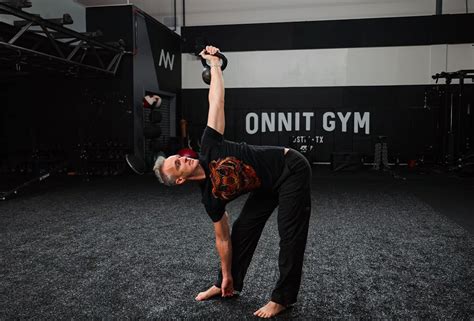 How To Do The Kettlebell Windmill Exercise Like A Pro Onnit Academy
