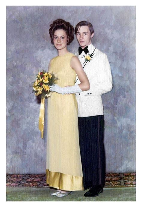 35 Ridiculous 80s Prom Photos Prom Photos Prom Pictures Vintage Prom