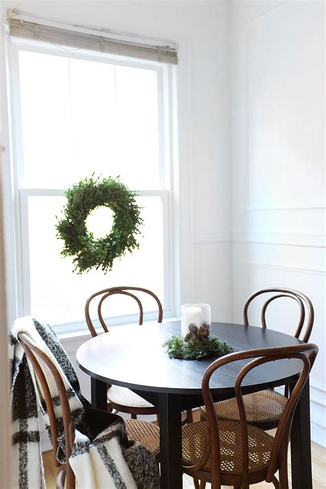 I Decorated My Studio Apartment For The Holidays With Just 100 The
