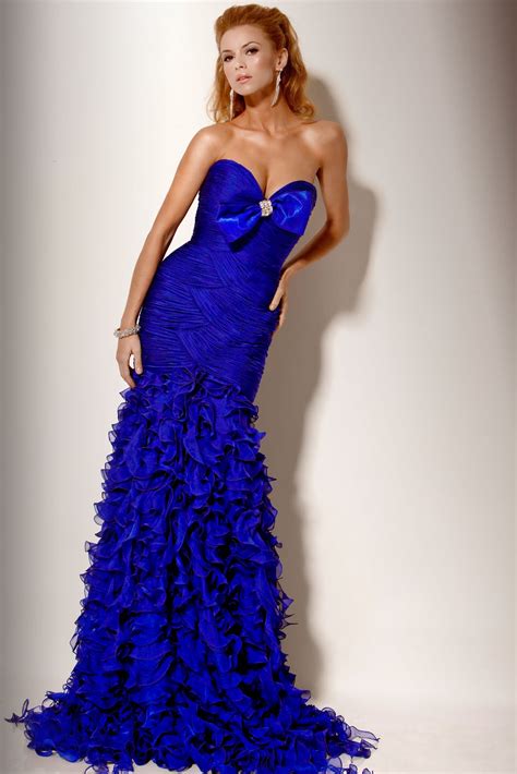 Cute Short Hairstyles Are Classic Blue Prom Dresses Are In Fashion