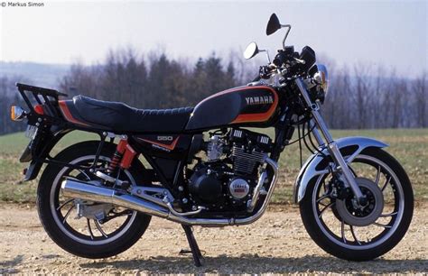 Yamaha Xj 550 Photo 04 Motorbikes Japanese Motorcycle Yamaha