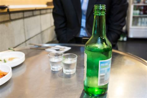 Soju Minuman Yang Populer Dan Kental Akan Tradisi Korea Selatan Hot