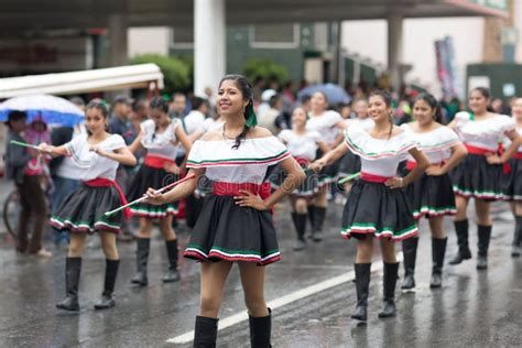 El Desfile De La Revolución Mexicana Del 20 De Noviembre Foto Editorial