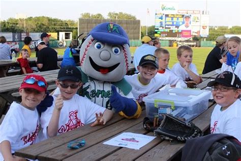 Hoover Elementary Day At The Cedar Rapids Kernels Cedar Rapids Kernels