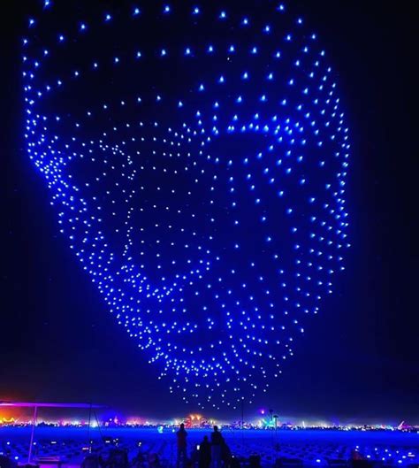 1000 Drones Réalisent Un Immense Show 3d Pour La Clôture Du Burning Man