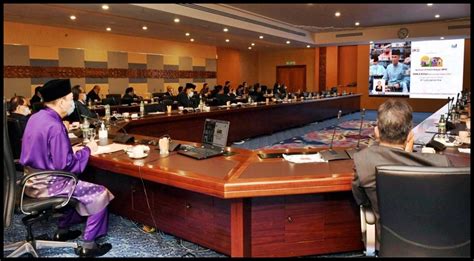 Kesan gst kepada kos sara hidup rakyat malaysia. BELANJAWAN 2021 Tangani Kesan Buruk COVID-19 Kepada Rakyat ...