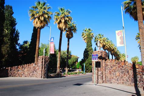Entrance Of Campus University Of Arizona Campus College Campus
