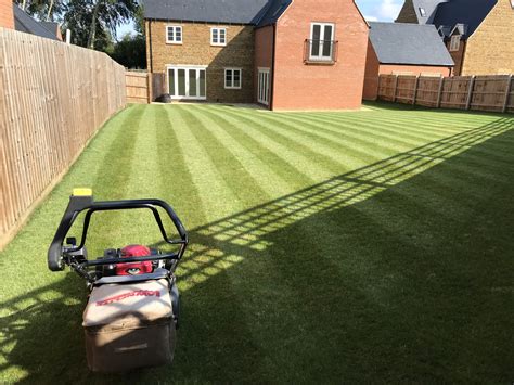How To Mow A Lawn A Beginners Guide To Pro Grass Cutting