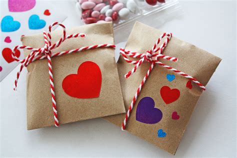 Diy Mini Valentine Treat Bag Idea Diy Valentines Treat Bags