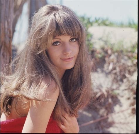 Listen to music from catherine spaak like la notte e' fatta per.rubare, quelli della mia età & more. catherine spaak | Acconciature lunghe, Idee per ...