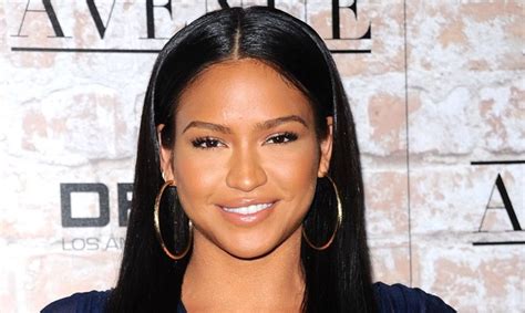 Cassie Ventura Gives Fans An Eyeful With Sexy Bathrobe Video Us Daily Report