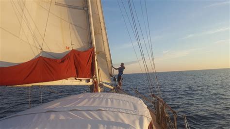 Barefoot Boat Bums Takes Ragtime Across The Bay Of Biscay Sailing With