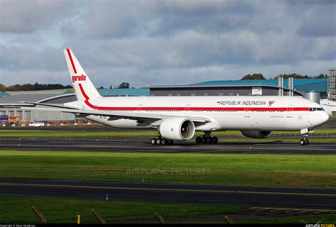 Pk Gig Garuda Indonesia Boeing 777 300er At Prestwick Photo Id 1428044 Airplane