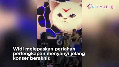 Widi Vierratale Lepas Baju Cuma Pakai Bra Saat Konser Video Dailymotion